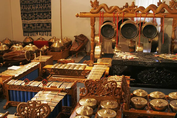 Alat musik Gamelan Kyai Kuning
